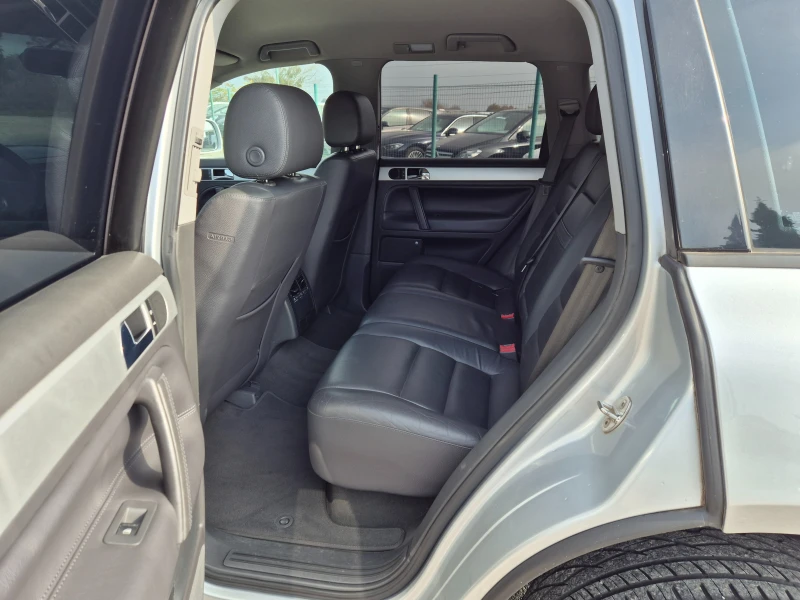 VW Touareg 2.5TDI, снимка 12 - Автомобили и джипове - 52447013