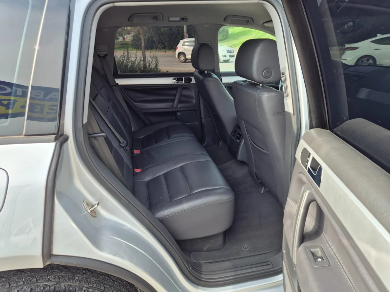 VW Touareg 2.5TDI, снимка 10 - Автомобили и джипове - 52447013