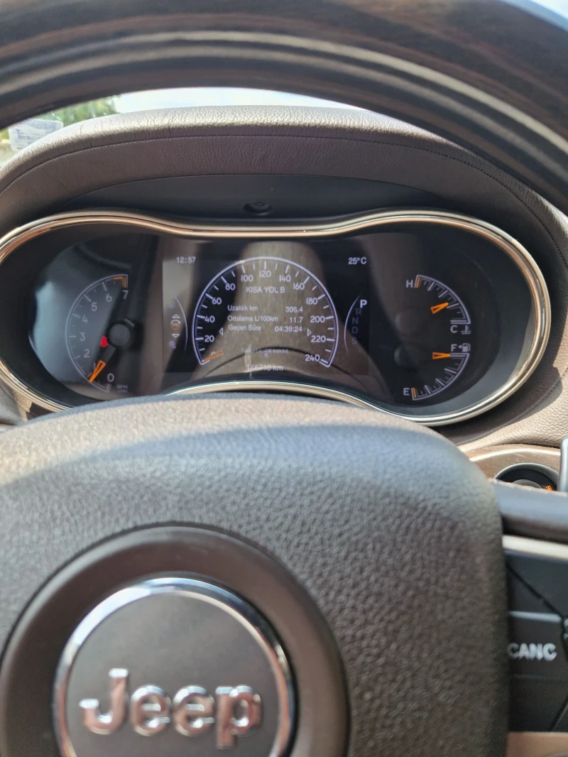 Jeep Grand cherokee, снимка 8 - Автомобили и джипове - 53102146