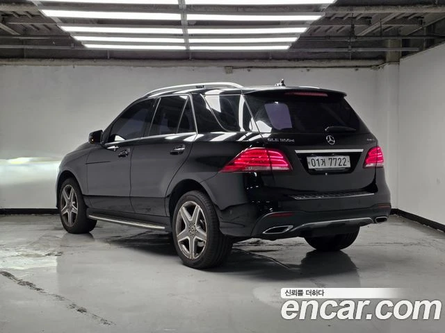 Mercedes-Benz GLE 350d | AMG PKG | 4MATIC, снимка 4 - Автомобили и джипове - 56356605