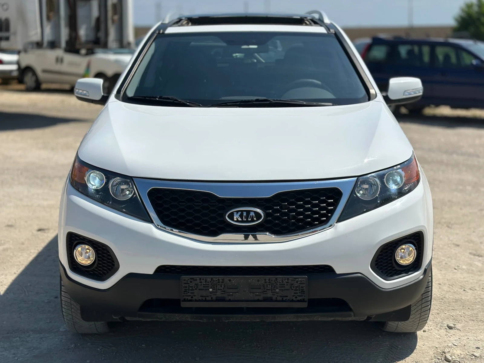 Kia Sorento 2.2CRDI / АВТОМАТИК / KEYLESS / ПАНОРАМА / ПОДГРЕВ - изображение 2