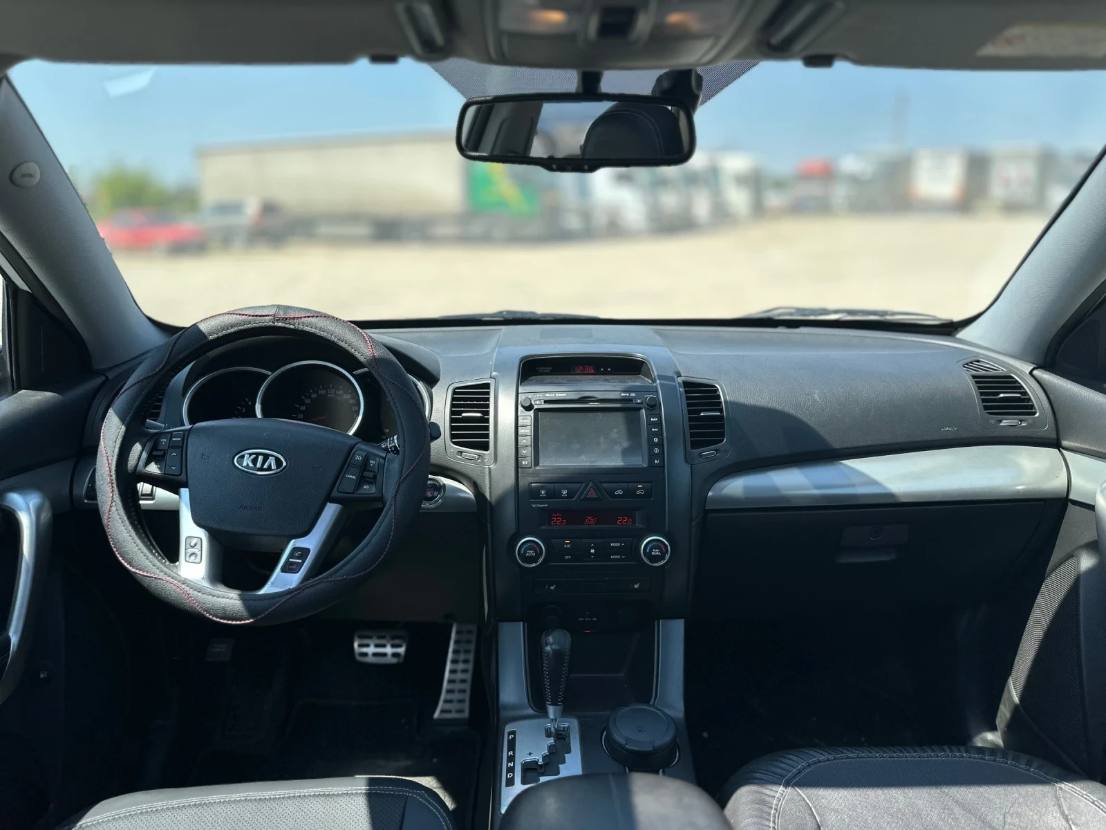 Kia Sorento 2.2CRDI / АВТОМАТИК / KEYLESS / ПАНОРАМА / ПОДГРЕВ - изображение 9