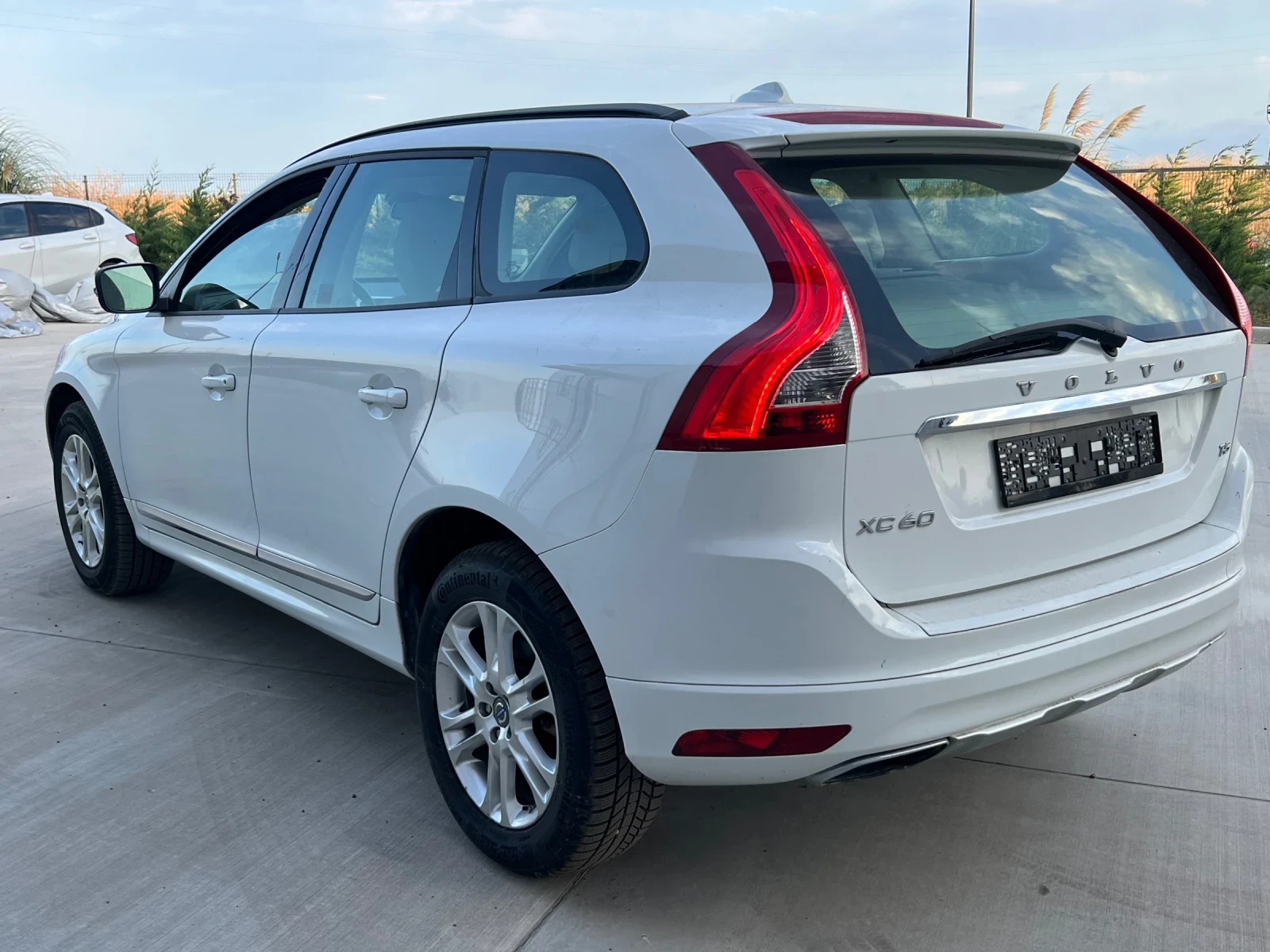 Volvo XC60 2.0I - изображение 4