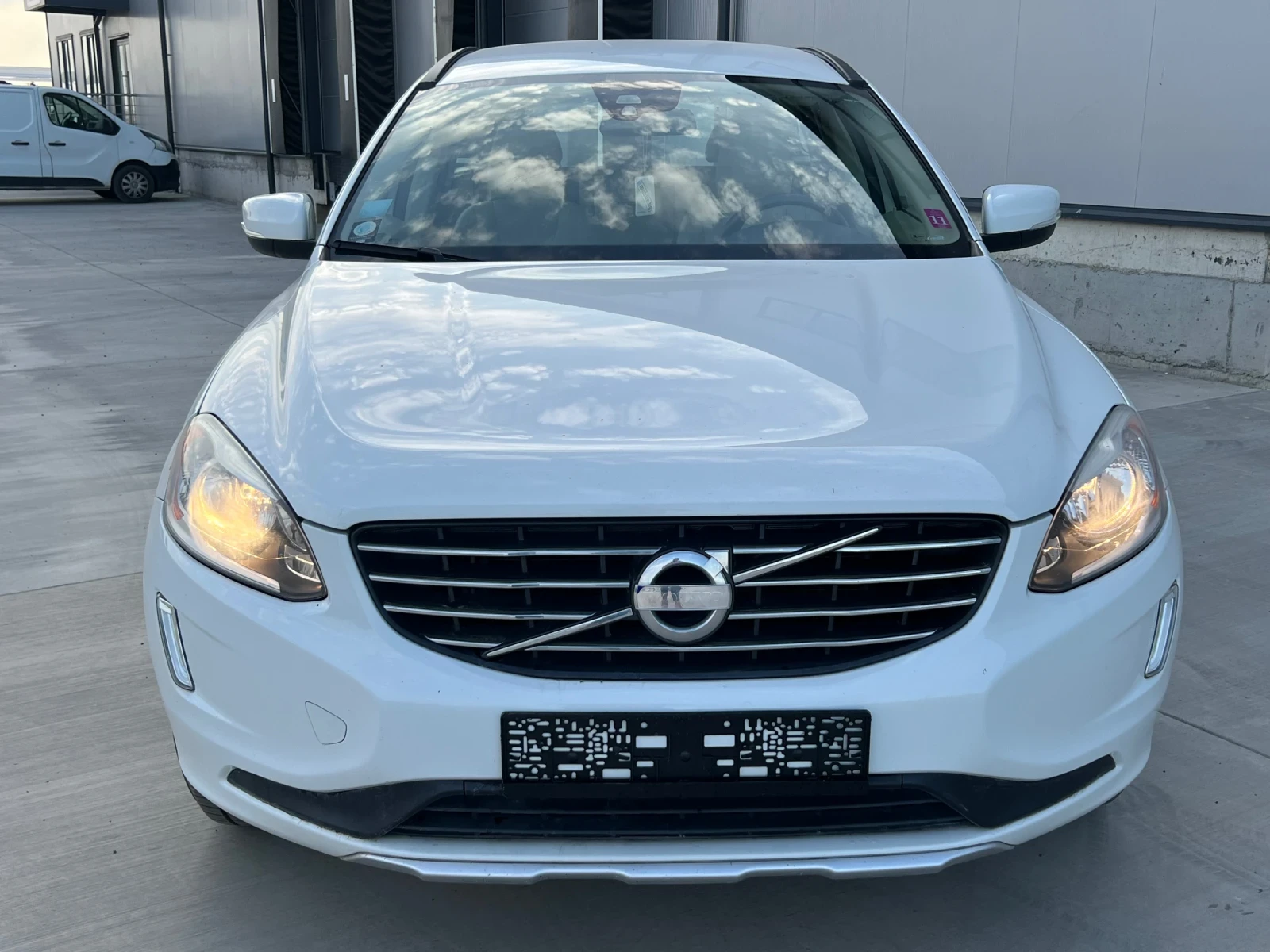 Volvo XC60 2.0I - изображение 2