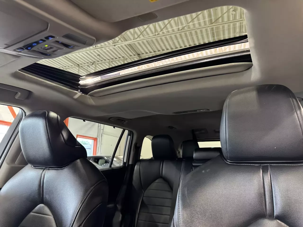 Toyota Highlander Подгрев* CarPlay* Lane Assist* Дистроник* 4X4*  - изображение 9