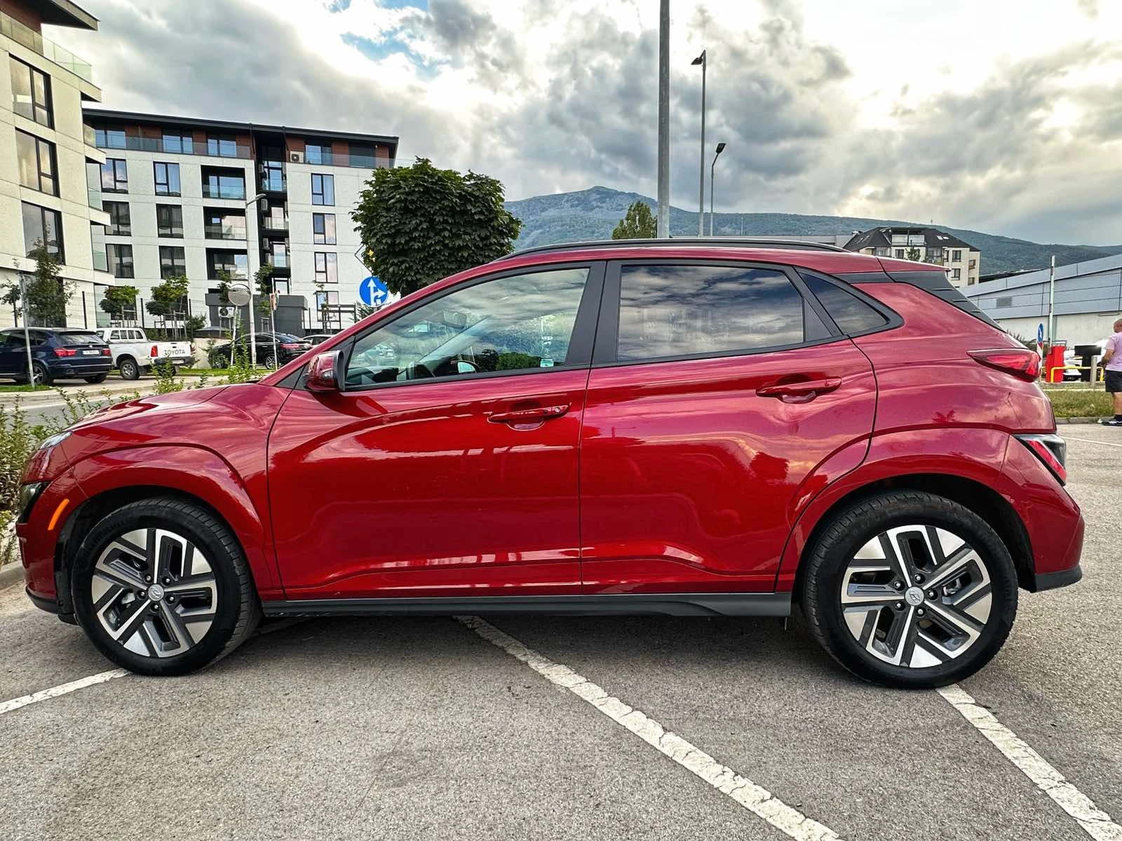 Hyundai Kona 67kWh - изображение 3