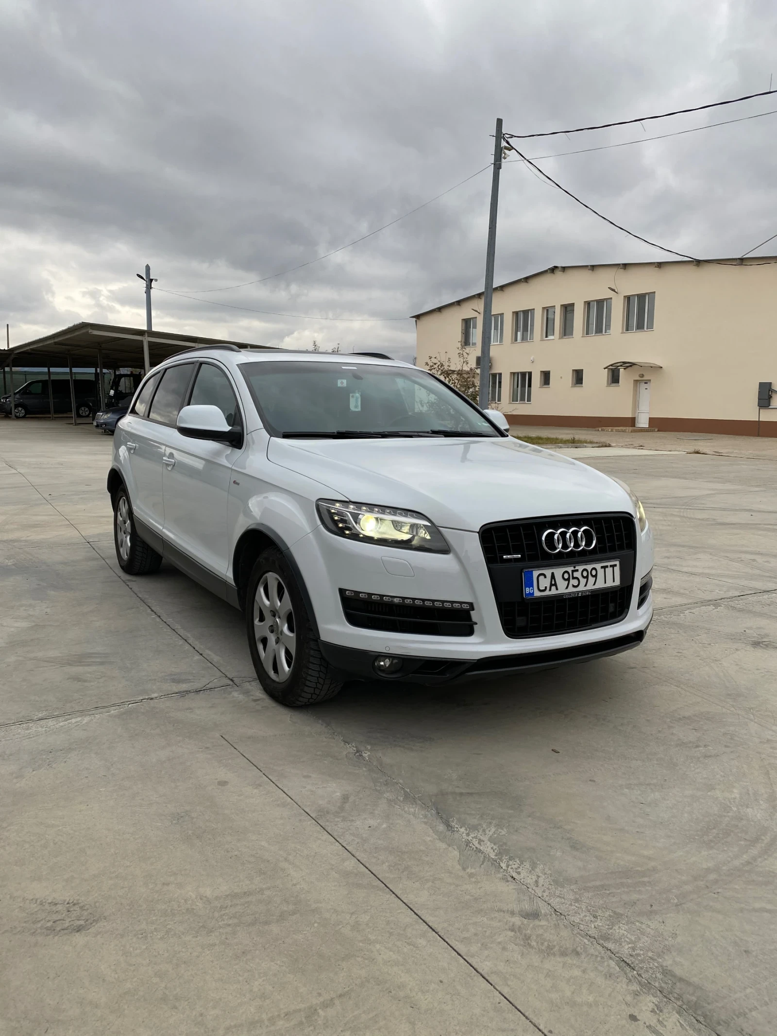 Audi Q7 3.0 TDI, снимка 3 - Автомобили и джипове - 53760894