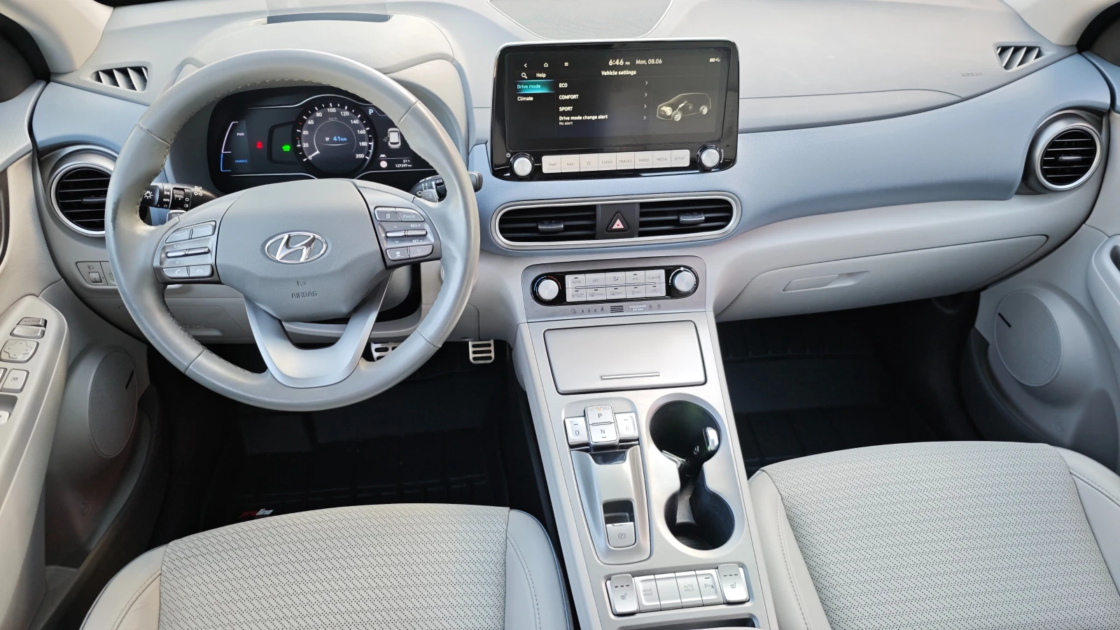 Hyundai Kona НАЛИЧЕН В РУСЕ СМЯНА НА ЦВЯТ 1000евро, снимка 13 - Автомобили и джипове - 53908108