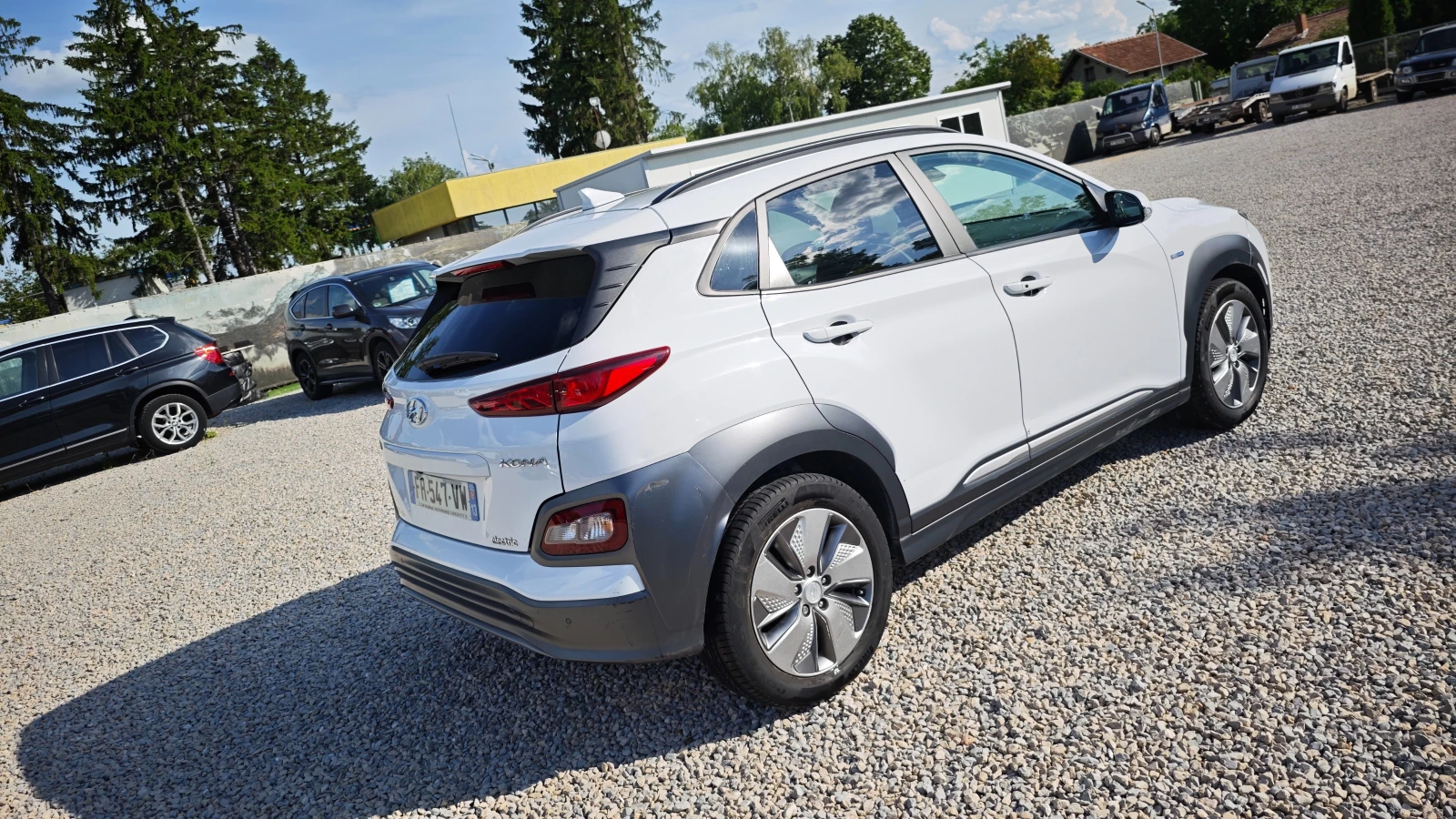 Hyundai Kona НАЛИЧЕН В РУСЕ СМЯНА НА ЦВЯТ 1000евро, снимка 10 - Автомобили и джипове - 53908108