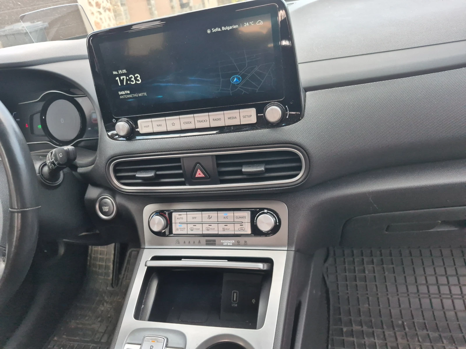 Hyundai Kona 64kwhFACELIFT/bluelink/100%SOH/ , снимка 17 - Автомобили и джипове - 54675731