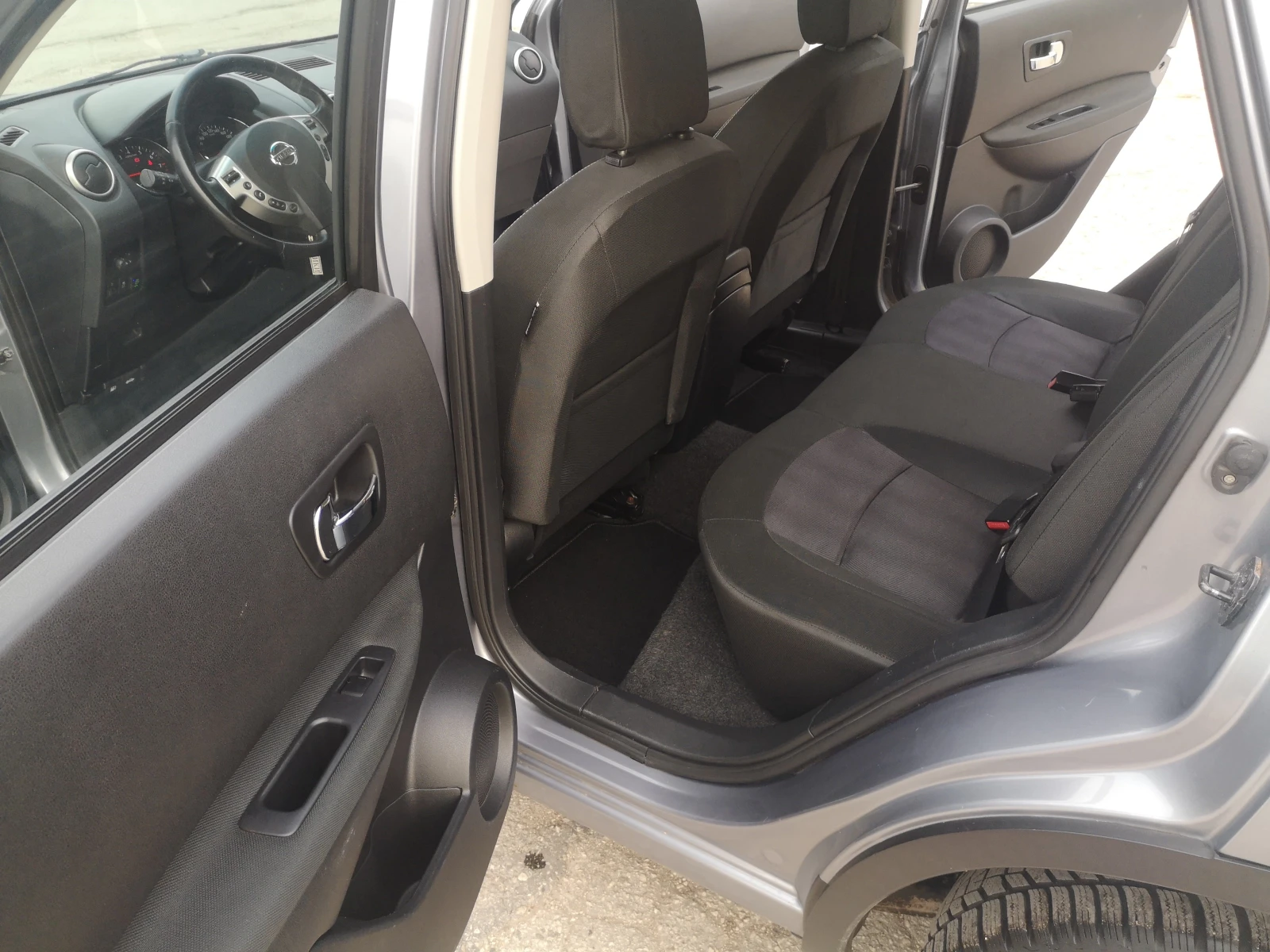 Nissan Qashqai 1.6 i GPL, снимка 10 - Автомобили и джипове - 54272856