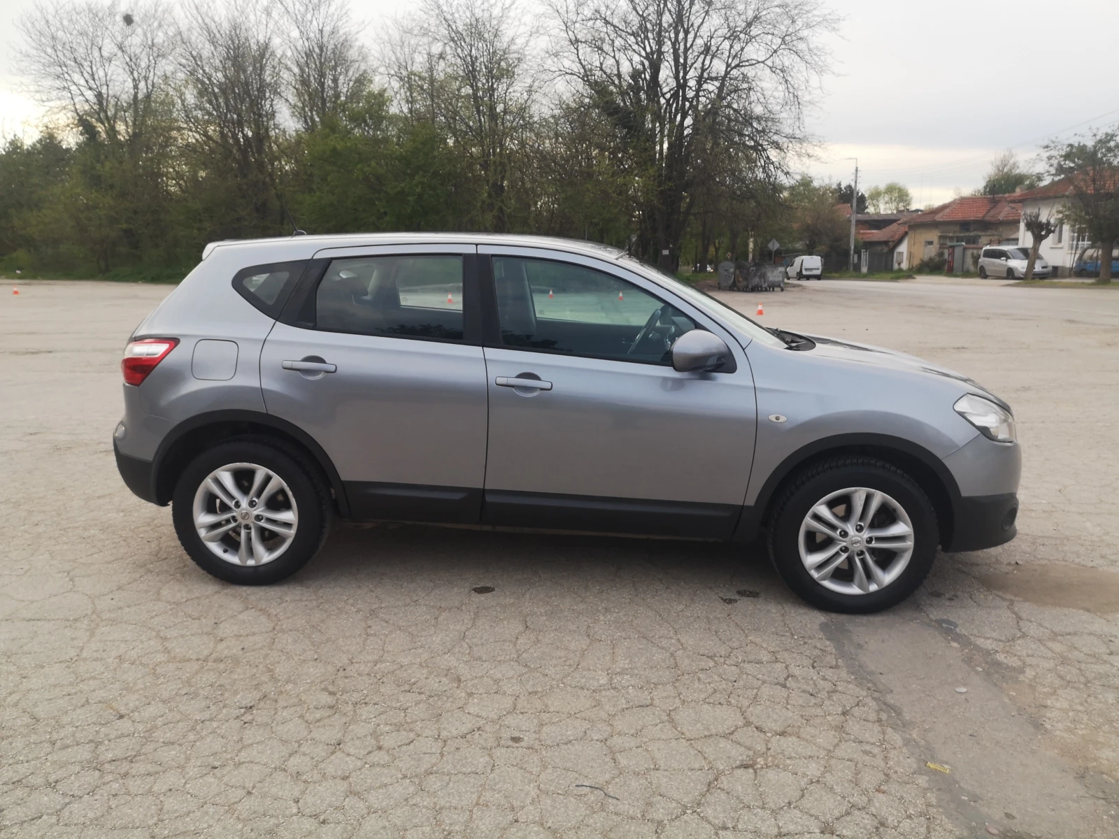 Nissan Qashqai 1.6 i GPL, снимка 4 - Автомобили и джипове - 54272856