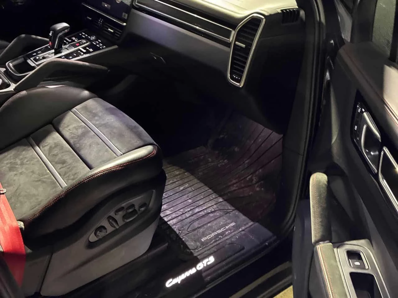 Porsche Cayenne * GTS * ПРЕДСТАВИТЕЛСТВО * 360 * PANO * , снимка 15 - Автомобили и джипове - 54295139