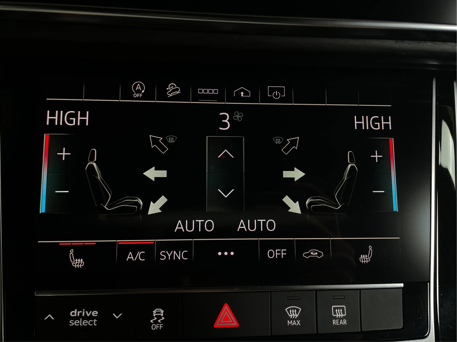 Audi Q7 S* LINE* 360КАМЕРА* LANE* ASSIT* ПАНОРАМА* КЕЙЛЕС, снимка 10 - Автомобили и джипове - 54443132