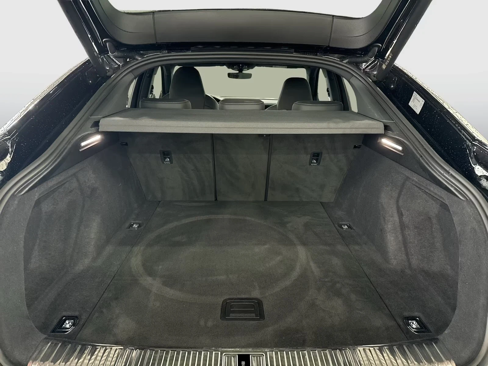 Audi SQ8 e-tron SportBack Matrix DISTR 360 AIR PANO B&O HUD, снимка 17 - Автомобили и джипове - 54476093