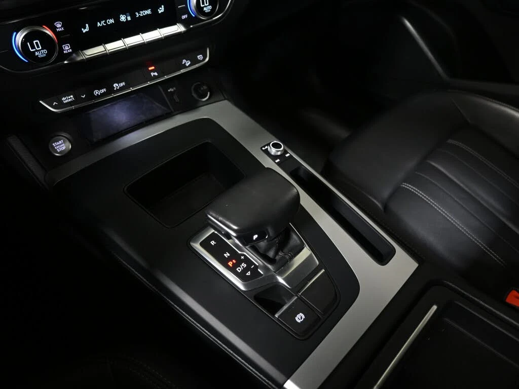 Audi Q5 DISTRONIC| Подрев4 + Волан| 3 ZONE| CARPLAY, снимка 15 - Автомобили и джипове - 55436961