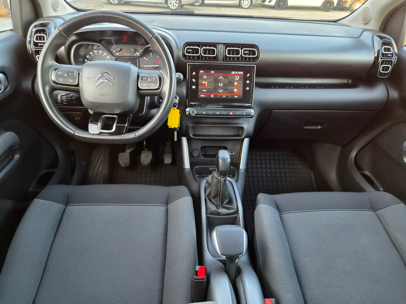 Citroen C3 Aircross 1.2i SERVICE BOOK, снимка 11 - Автомобили и джипове - 55523745