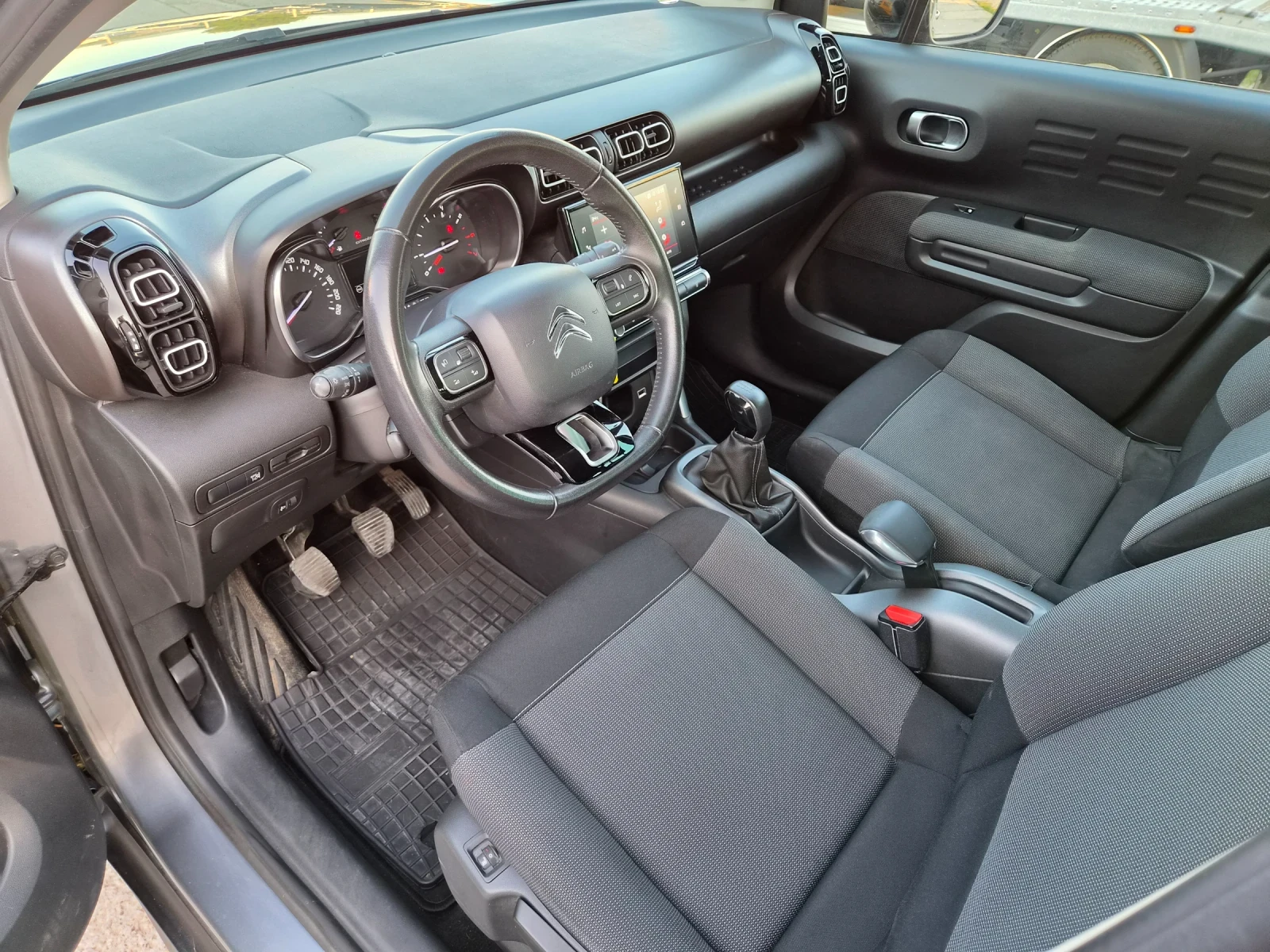 Citroen C3 Aircross 1.2i SERVICE BOOK, снимка 15 - Автомобили и джипове - 55523745