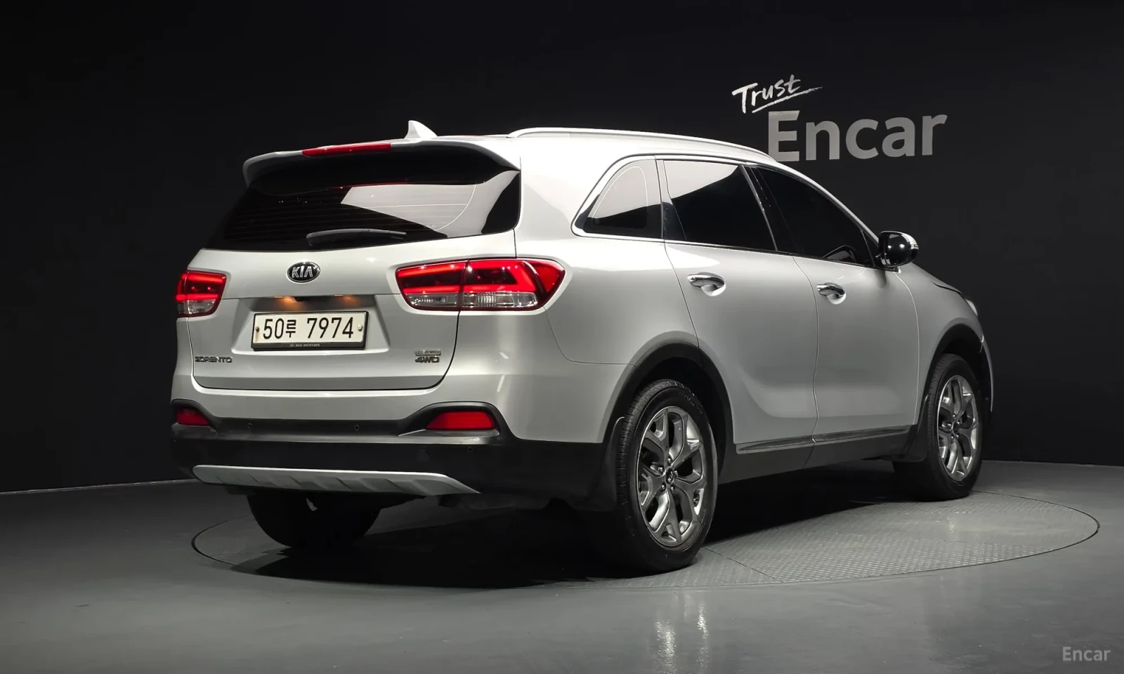 Kia Sorento 4x4\Топ цена\Подгрев\Обдухване, снимка 2 - Автомобили и джипове - 55584658