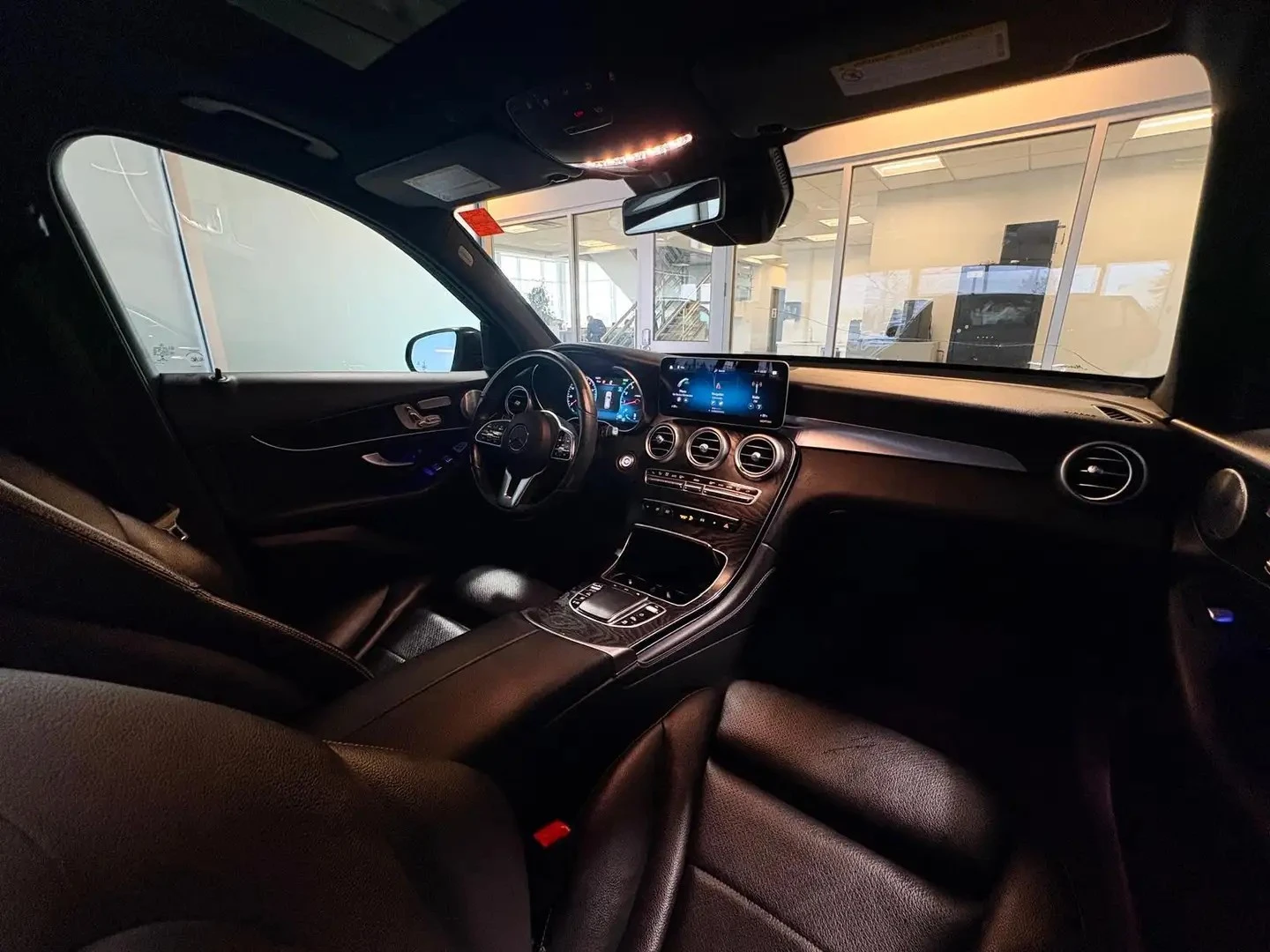 Mercedes-Benz GLC 300 4MATIC BURMESTER ЦЕНА ДО БЪЛГАРИЯ АВТОКРЕДИТ, снимка 10 - Автомобили и джипове - 56005901