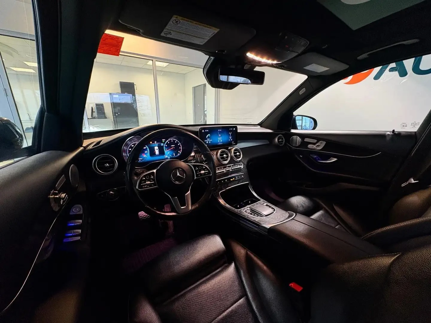 Mercedes-Benz GLC 300 4MATIC BURMESTER ЦЕНА ДО БЪЛГАРИЯ АВТОКРЕДИТ, снимка 9 - Автомобили и джипове - 56005901
