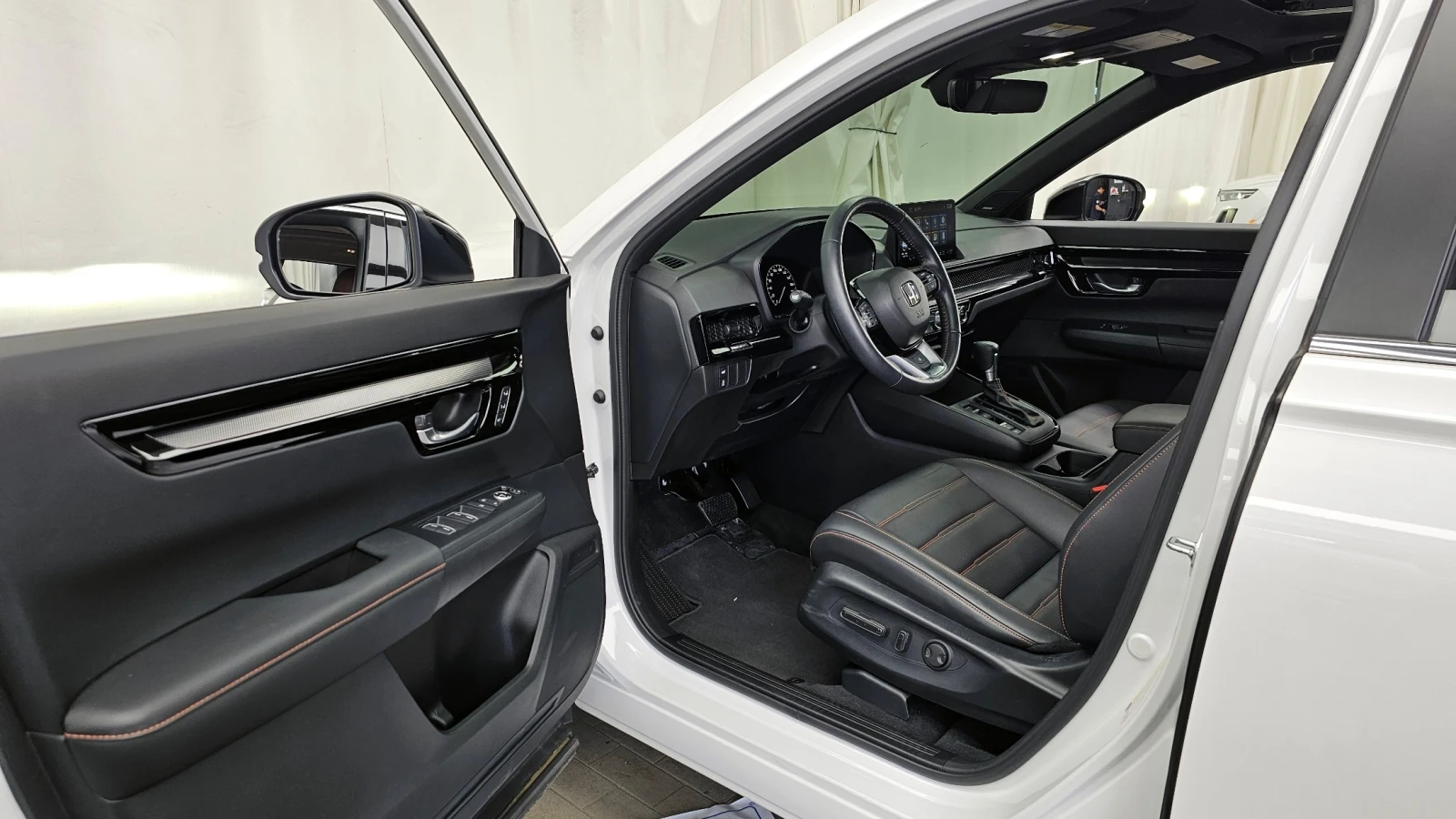 Honda Cr-v Hybrid Touring 2WD, снимка 9 - Автомобили и джипове - 56137249