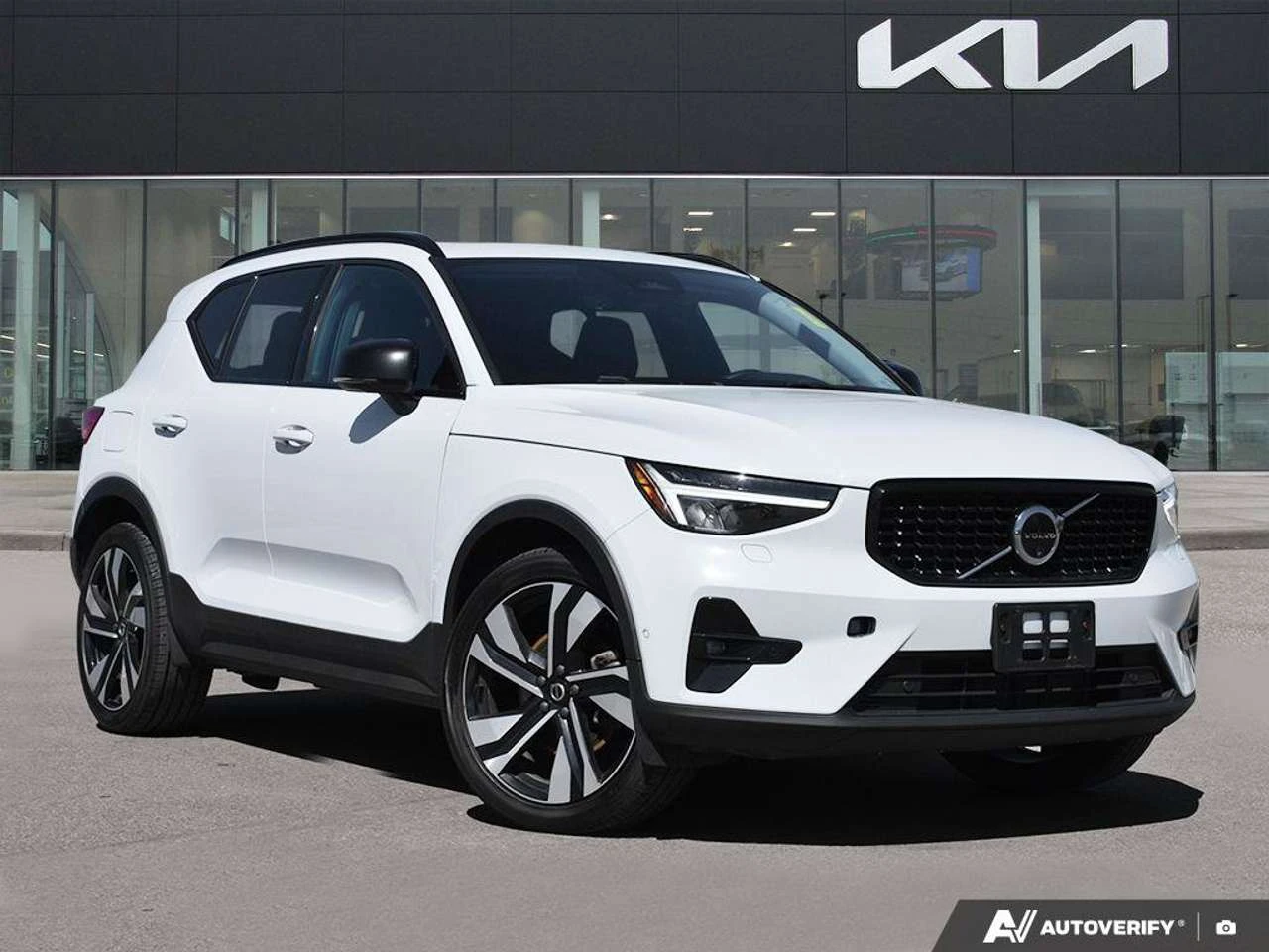 Volvo XC40 360 Camera I Leather I PANO Roof | NAV | Mobile.bg � ����������� 9