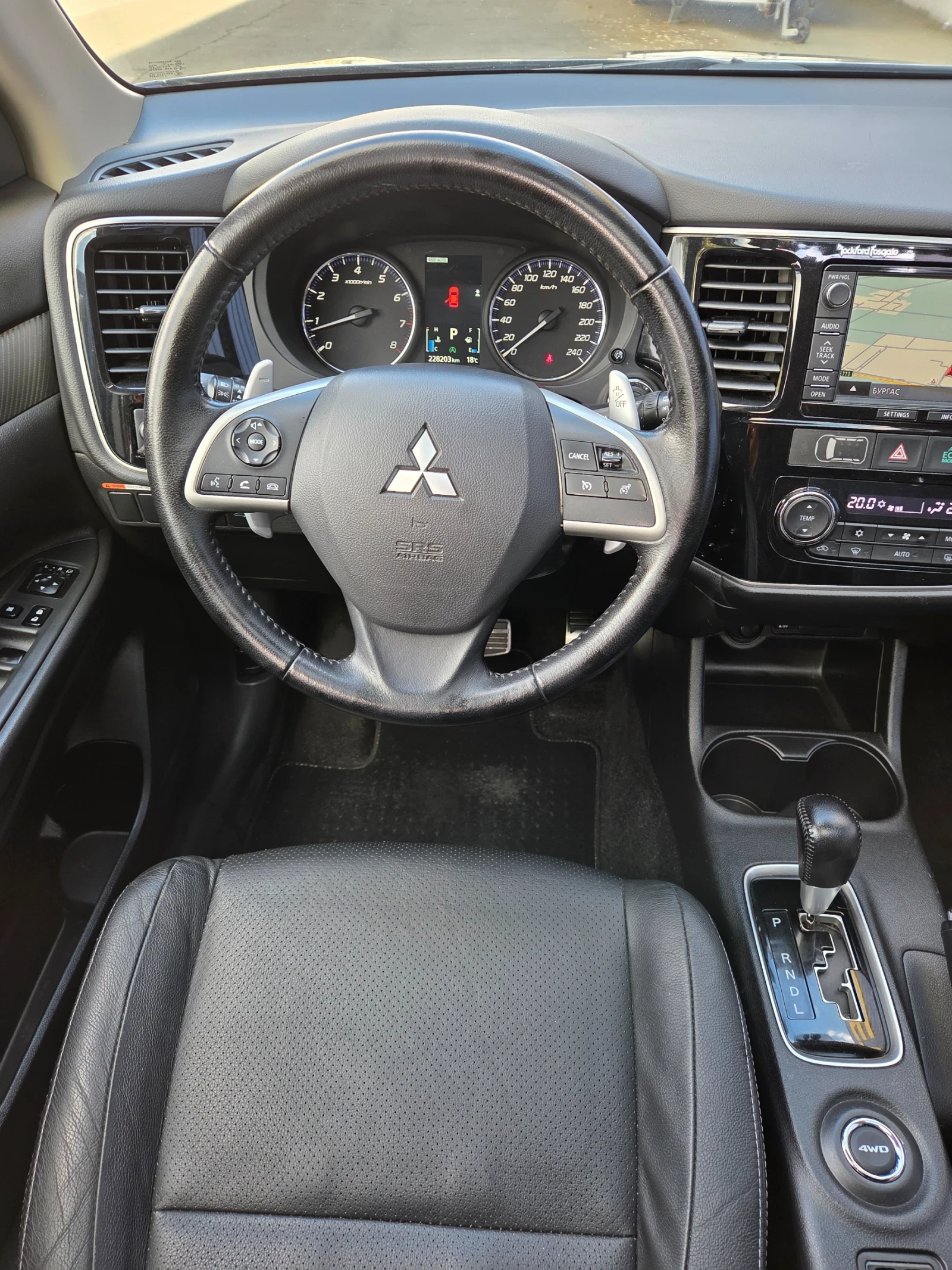 Mitsubishi Outlander 2.0������ 4�4 7-������ | Mobile.bg � ����������� 16