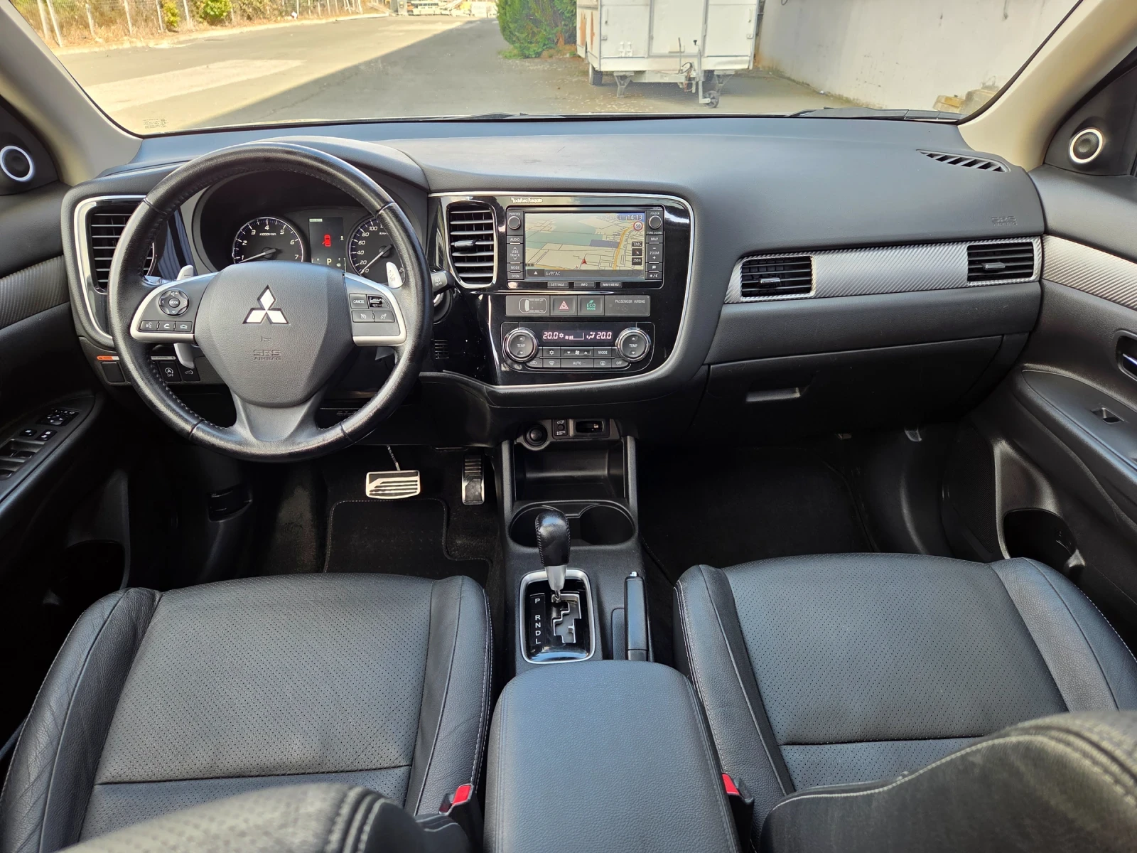Mitsubishi Outlander 2.0������ 4�4 7-������ | Mobile.bg � ����������� 10
