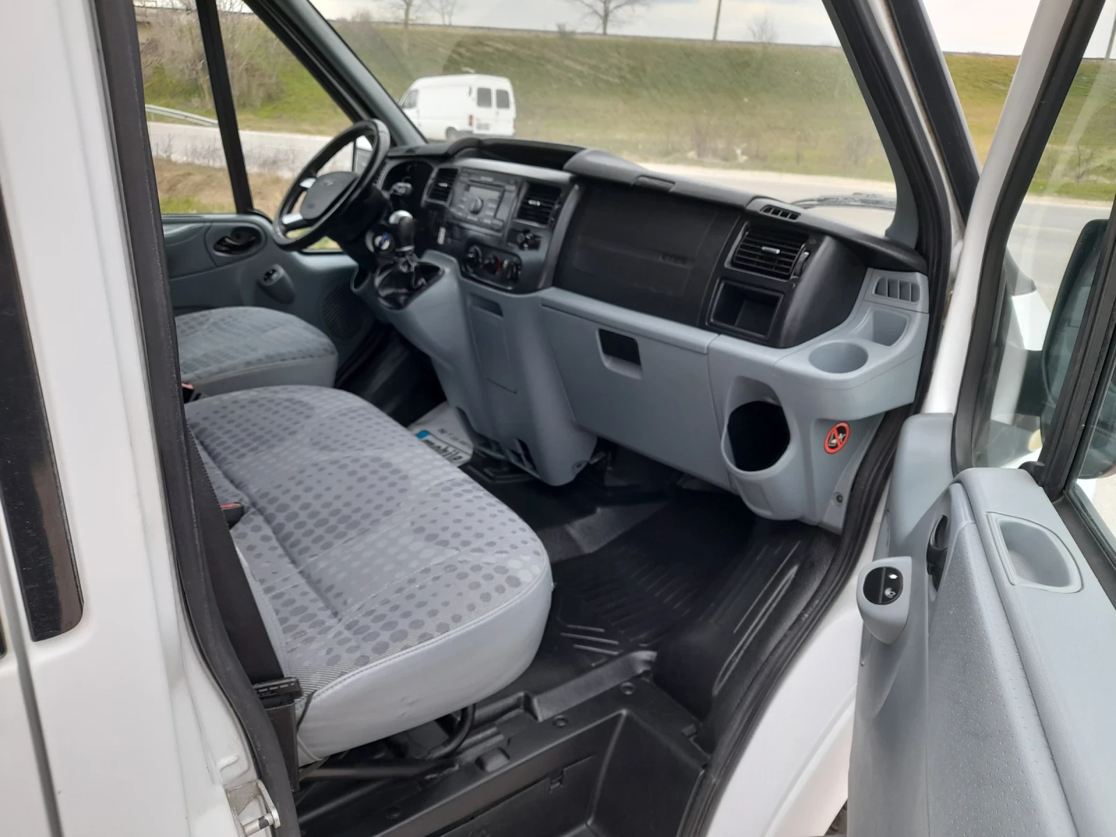 Ford Transit FACELIFT, снимка 6 - Бусове и автобуси - 53904664