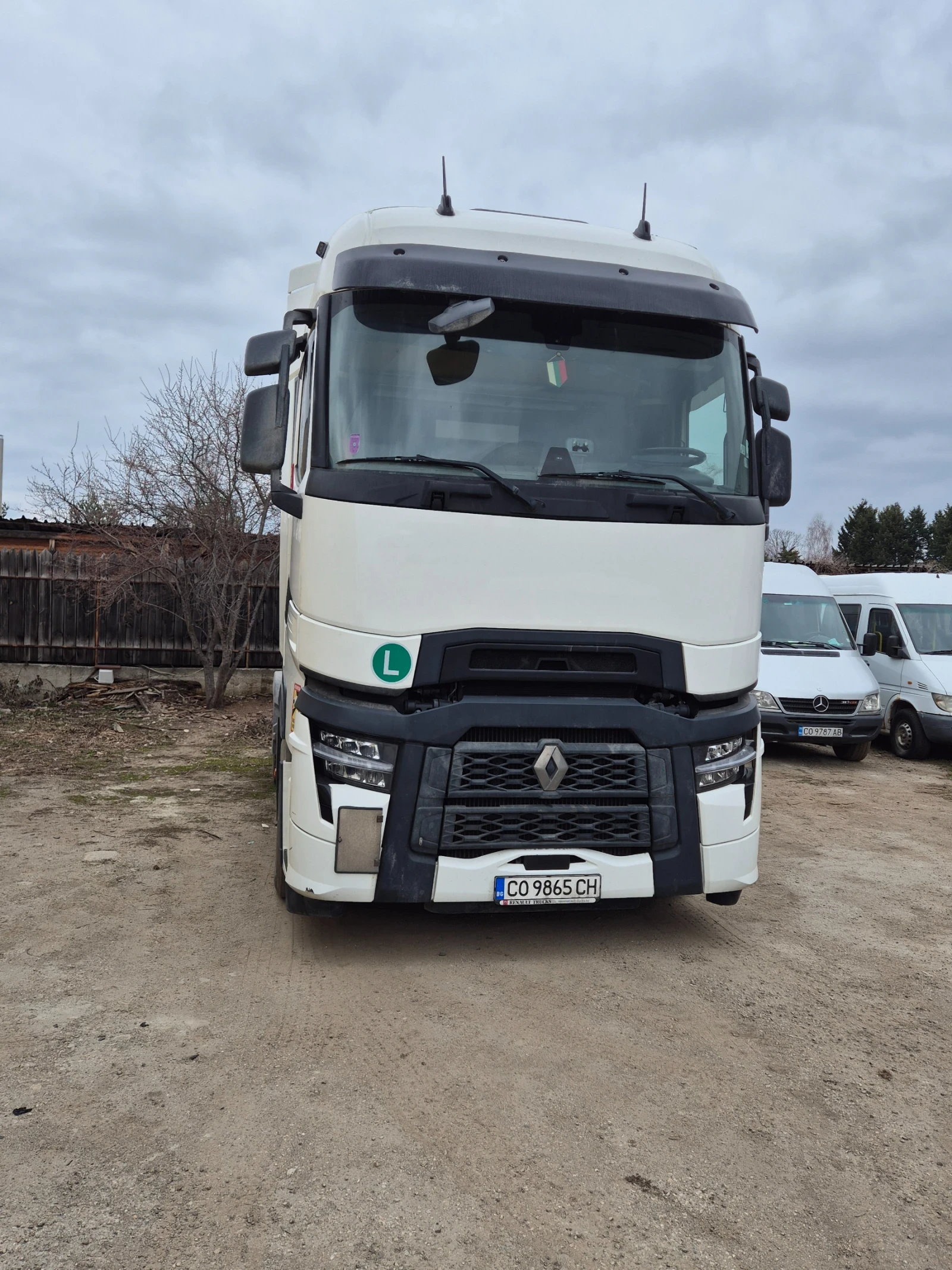 Renault T undefined | Auto.bg — изображение 1