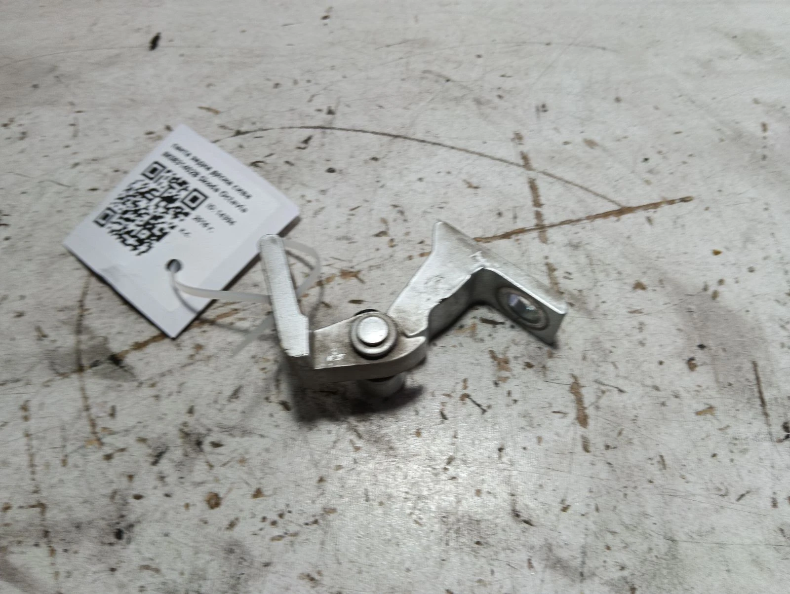 панта задна дясна сива 8K0831402B Skoda Octavia
