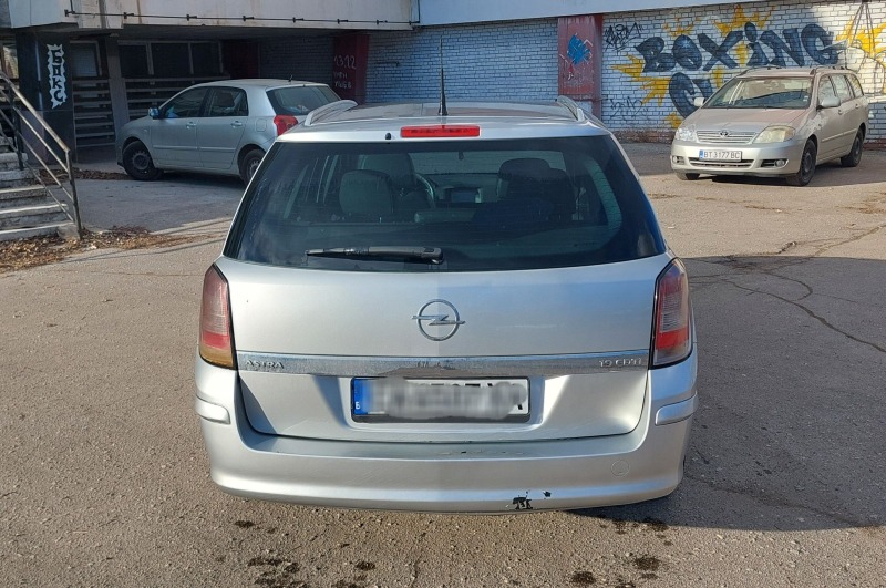 Opel Astra 1.9 CDTI, снимка 6 - Автомобили и джипове - 45164188