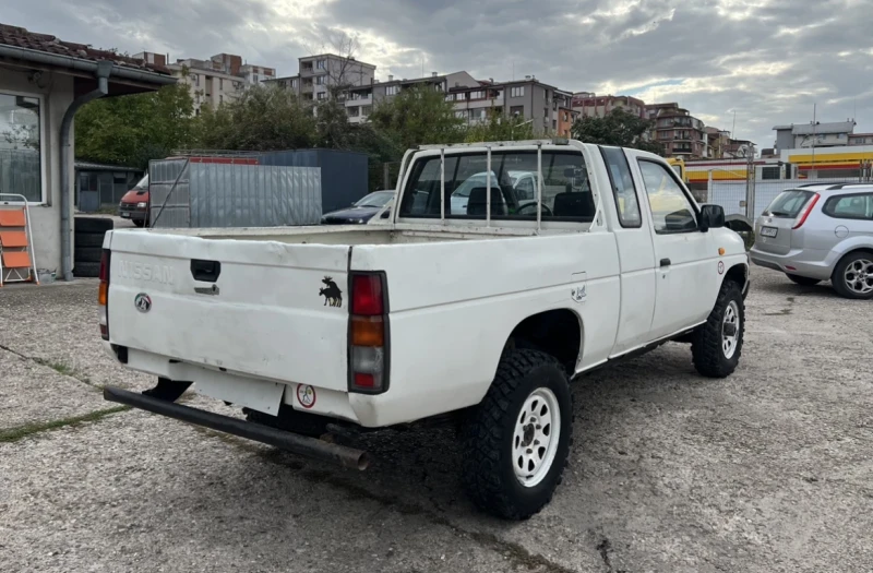 Nissan Pickup 2.5d 80hp 106000km!, снимка 5 - Автомобили и джипове - 47557545