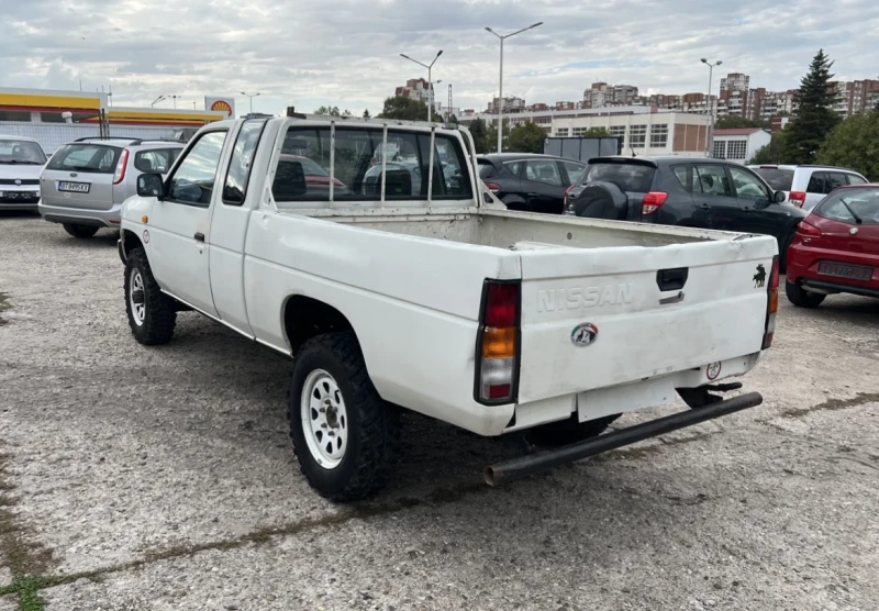 Nissan Pickup 2.5d 80hp 106000km!, снимка 7 - Автомобили и джипове - 47557545