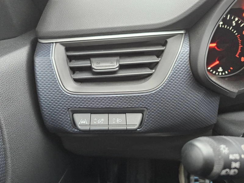 Renault Arkana 1.3 TCe 140 HYBRID, снимка 12 - Автомобили и джипове - 51189755