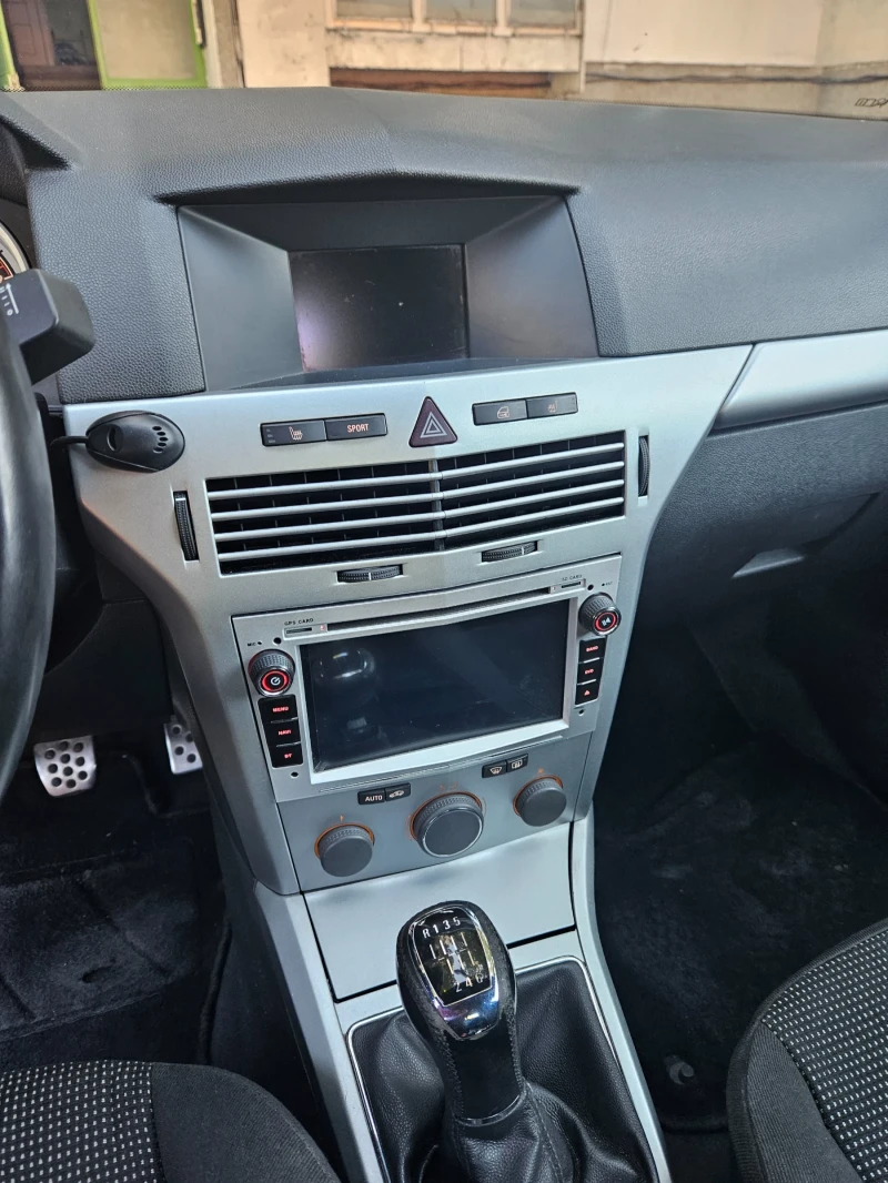 Opel Astra 1.9cdti , снимка 8 - Автомобили и джипове - 51729015