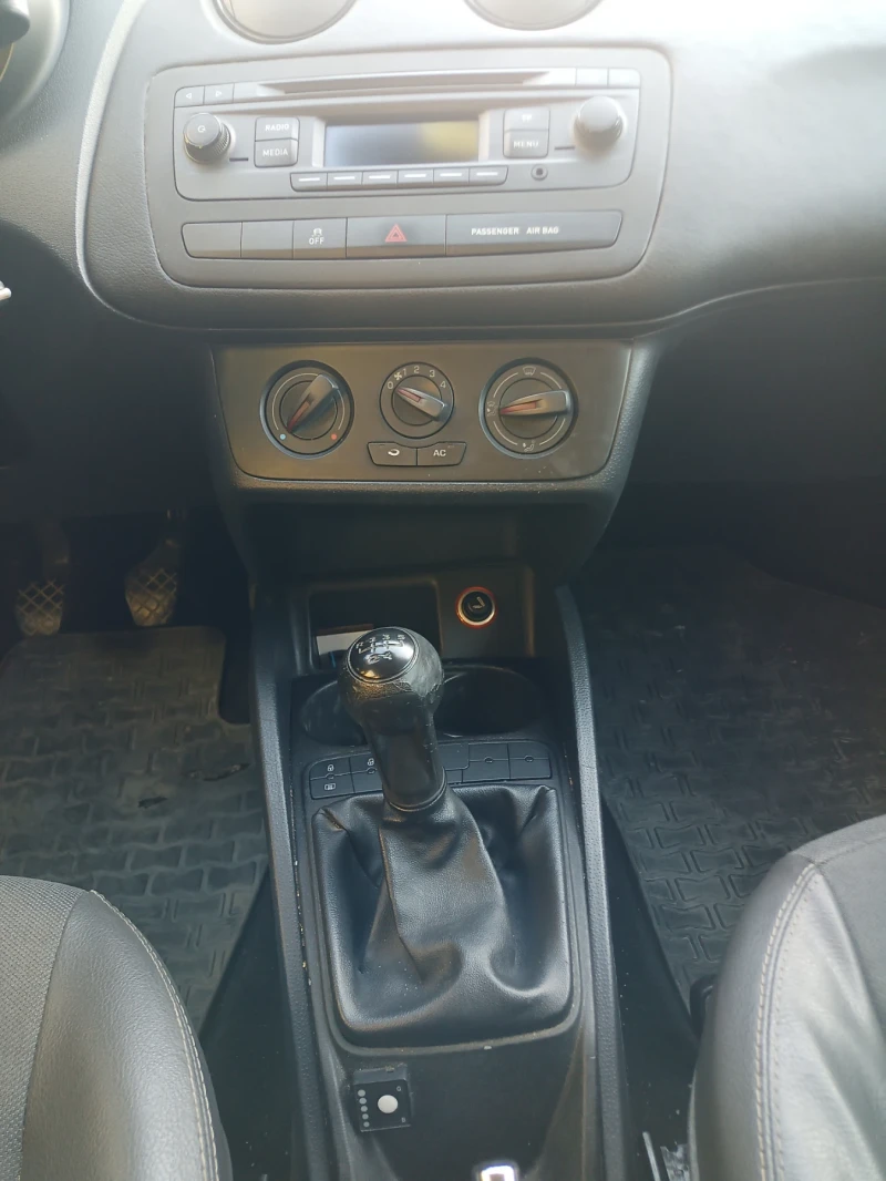 Seat Ibiza, снимка 7 - Автомобили и джипове - 51787879