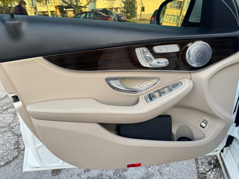 Mercedes-Benz C 300 Mercedes c300 4matic, снимка 12 - Автомобили и джипове - 52853015