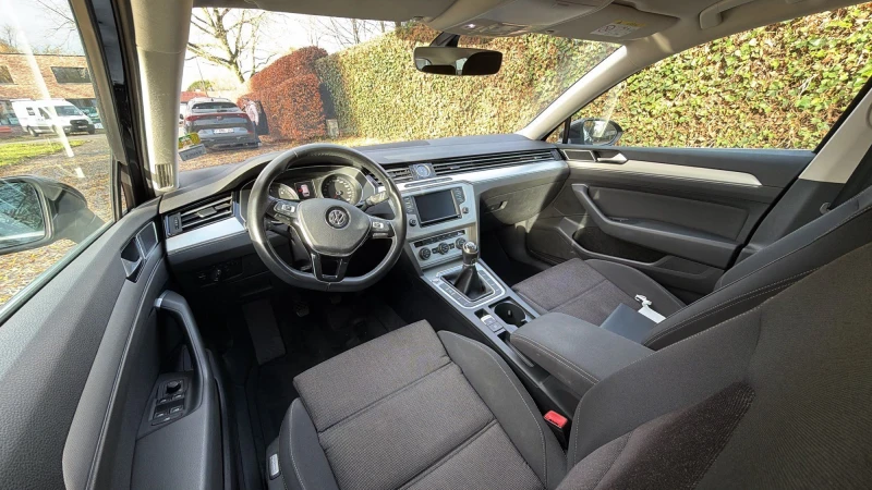 VW Passat, снимка 7 - Автомобили и джипове - 52747327