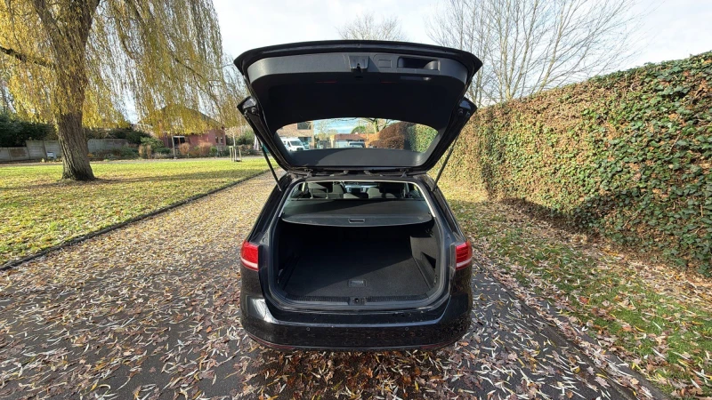 VW Passat, снимка 11 - Автомобили и джипове - 52747327