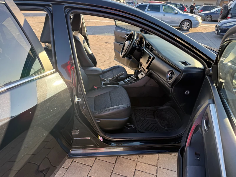 Toyota Corolla 1.6i-AUTOMAT-Navi, снимка 13 - Автомобили и джипове - 52822029