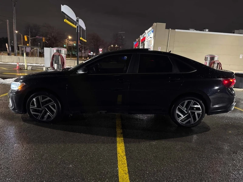 VW Jetta * Highline Auto * CARFAX * БЕЗ ПЪРВОНАЧАЛНА ВНОСКА, снимка 2 - Автомобили и джипове - 52874573