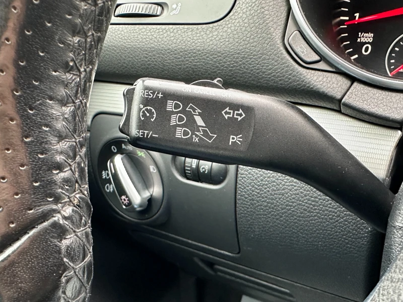 VW Golf R Line 1.4tsi, снимка 14 - Автомобили и джипове - 53210418