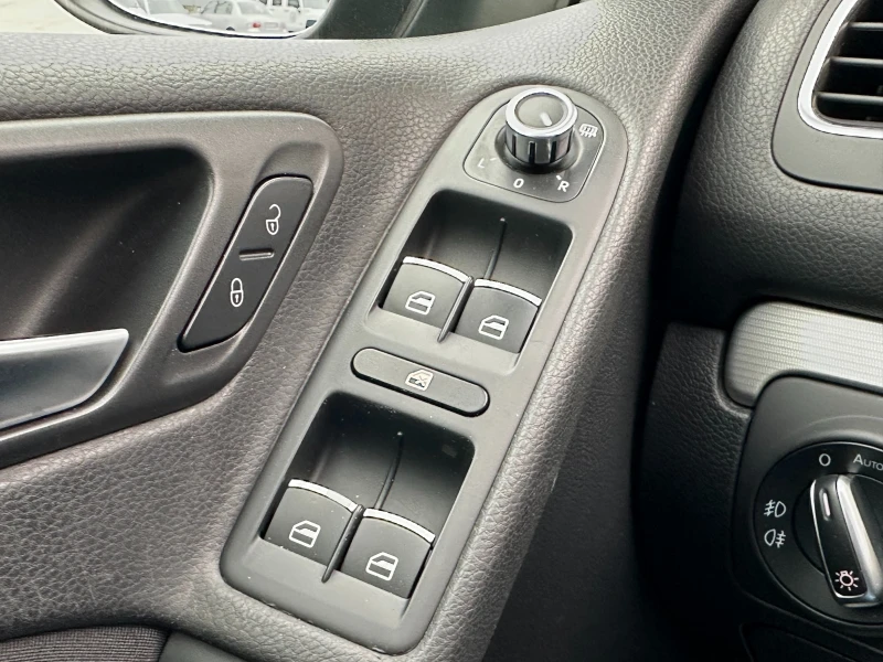 VW Golf R Line 1.4tsi, снимка 15 - Автомобили и джипове - 53210418