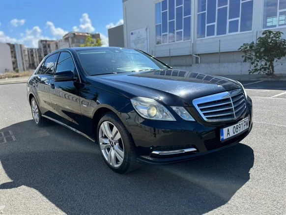Mercedes-Benz E 220, снимка 2 - Автомобили и джипове - 53911456