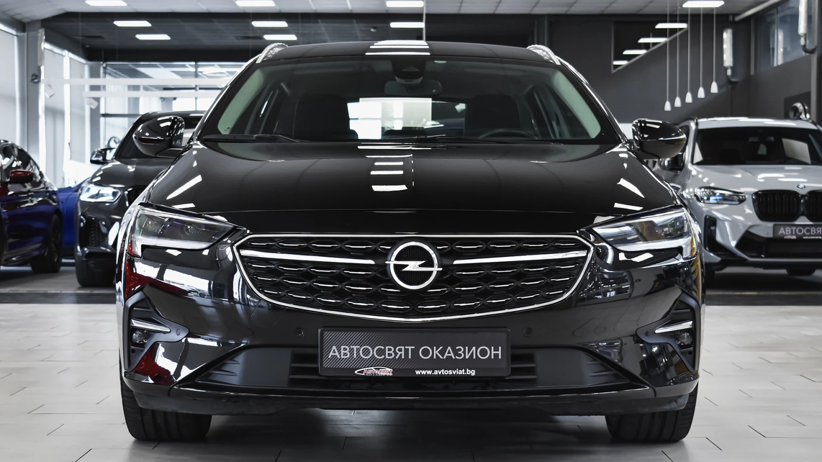 Opel Insignia Sports Tourer 2.0d Business Elegance Automatic - изображение 2