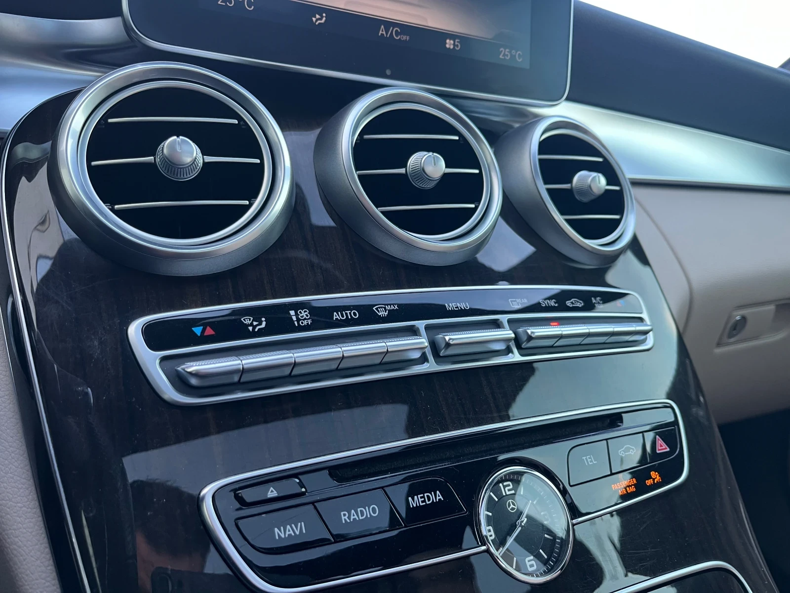 Mercedes-Benz C 300 AMG, панорама, кожа, подгрев, мемори | Mobile.bg — изображение 12