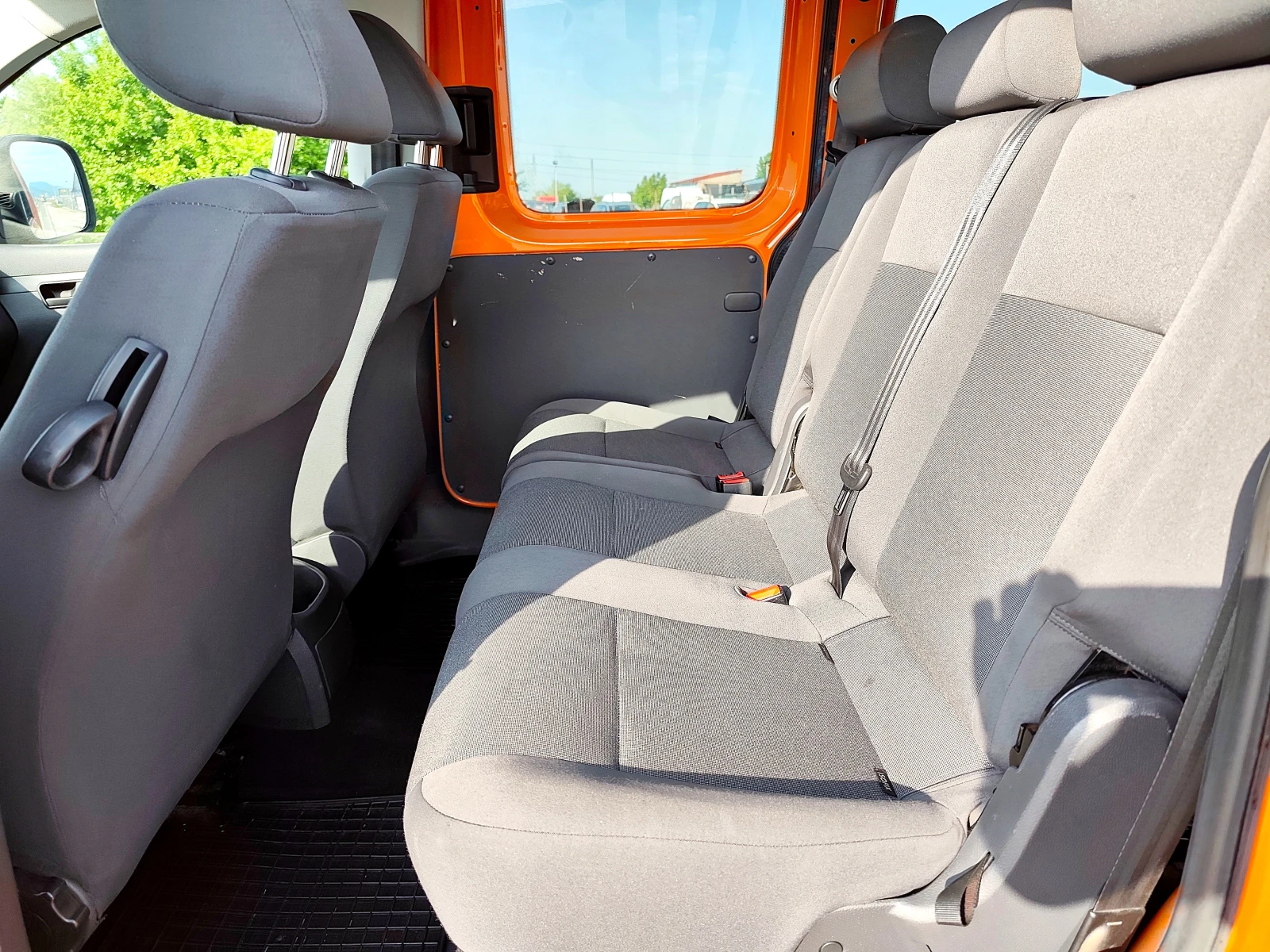 VW Caddy 1.6TDI  - изображение 9