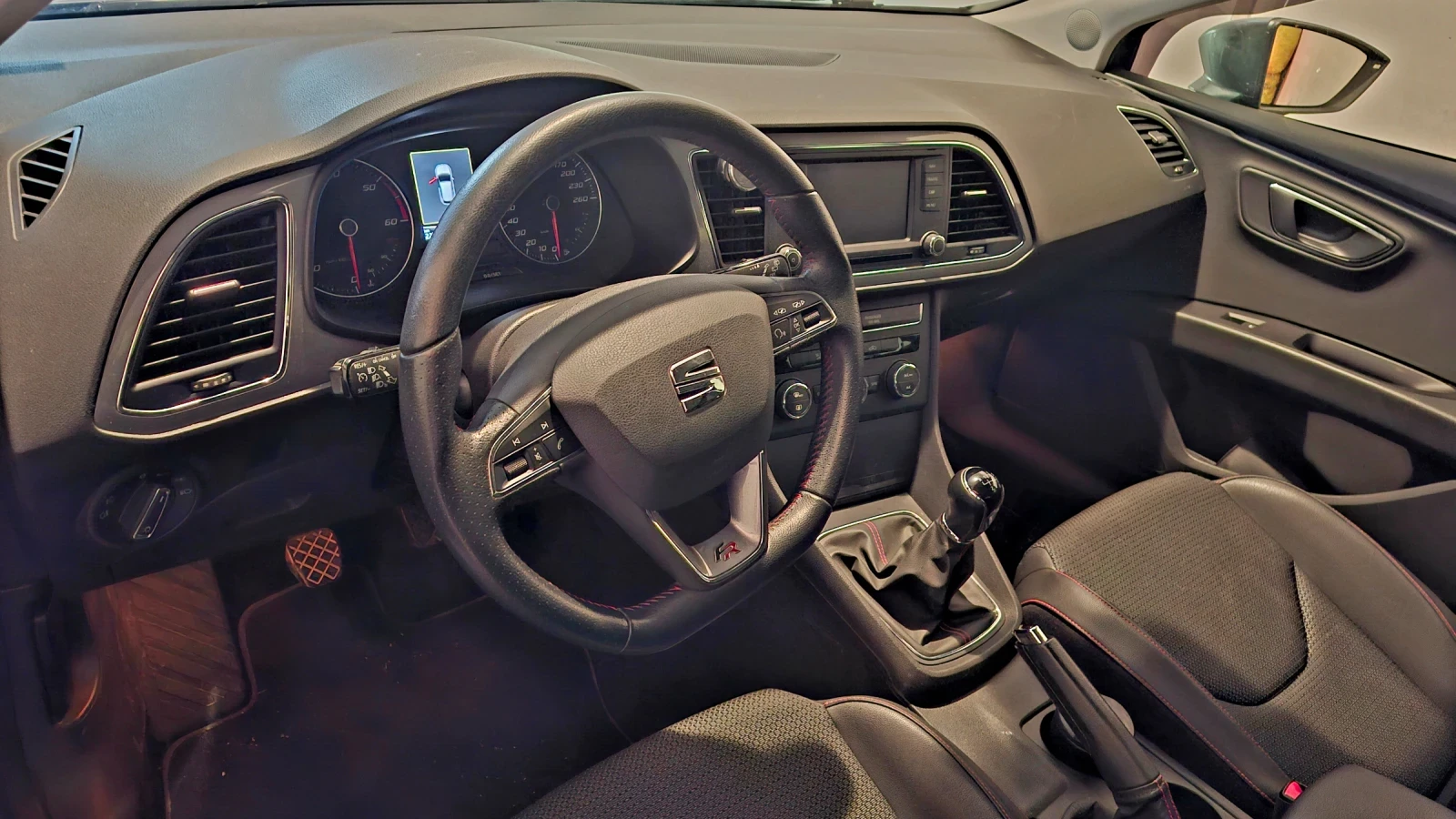 Seat Leon FR  - изображение 7